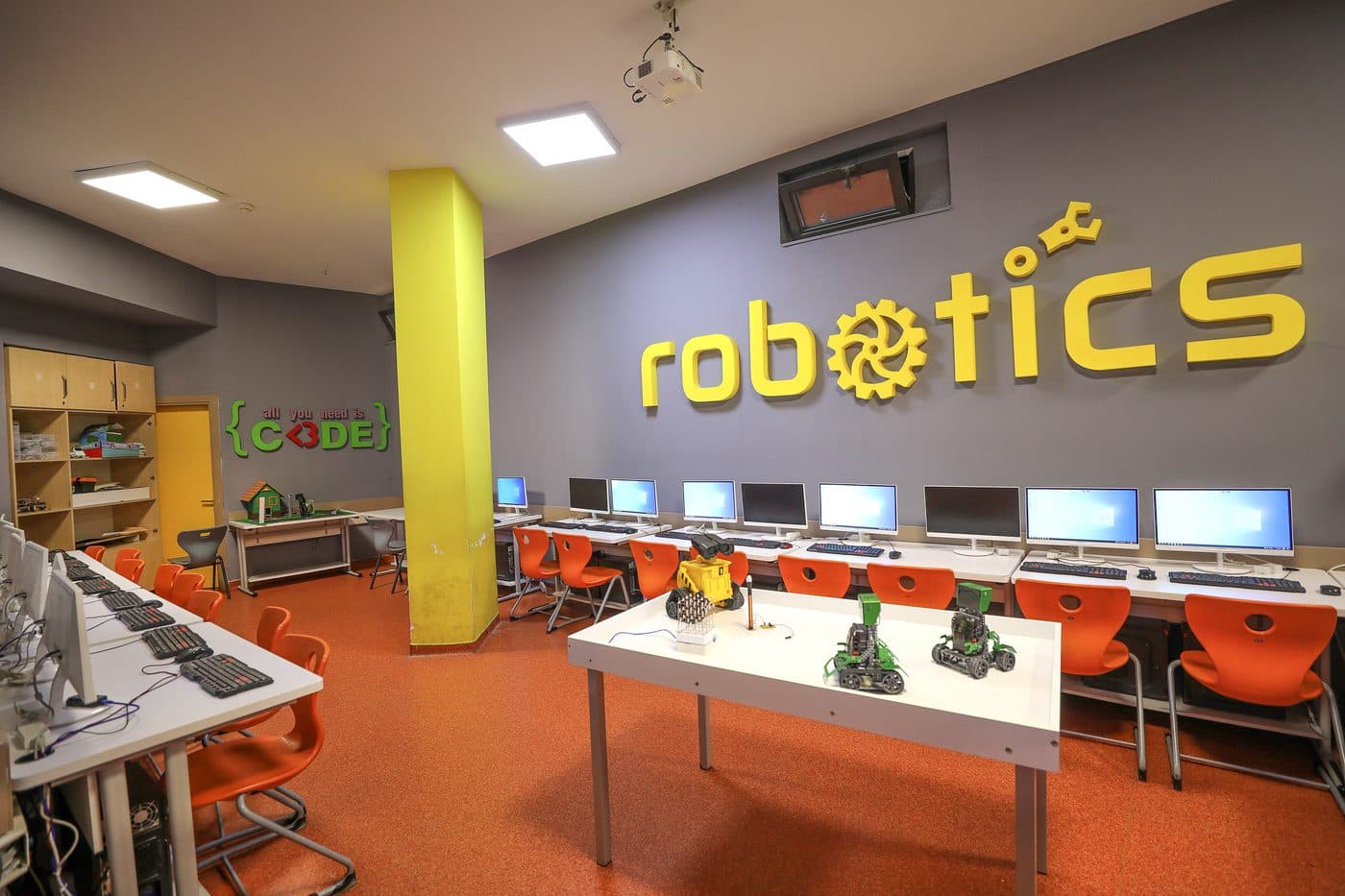 100. Yıl Robotik Atölyesi